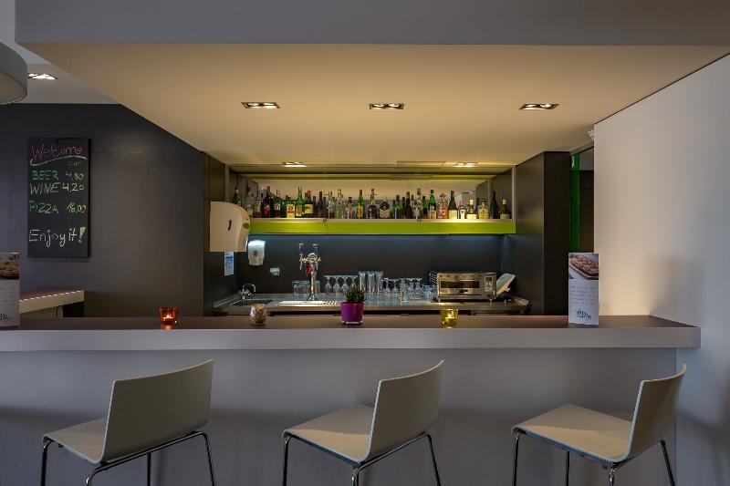 Ibis Styles Luzern City - Bar