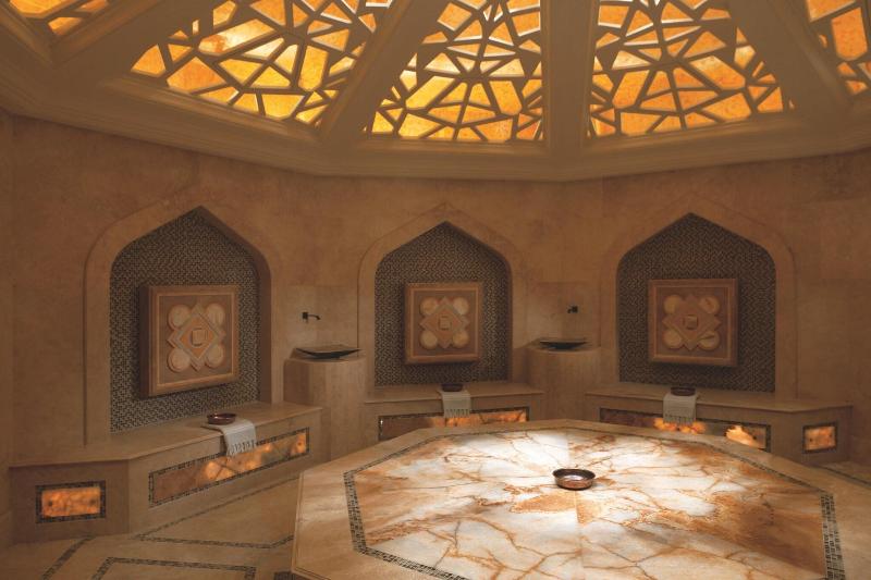 The Ritz-Carlton Abu Dhabi, Grand Canal - Aktivite