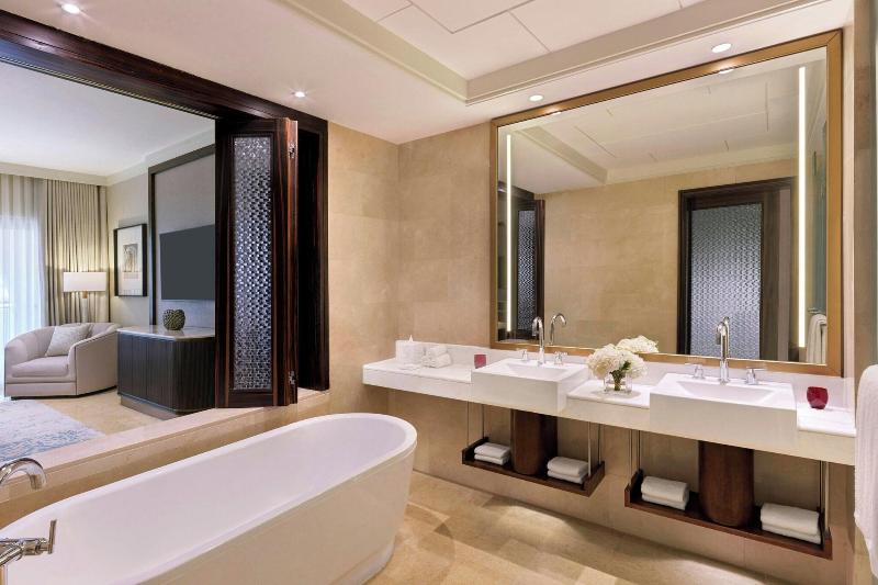 The Ritz-Carlton Abu Dhabi, Grand Canal - Oda