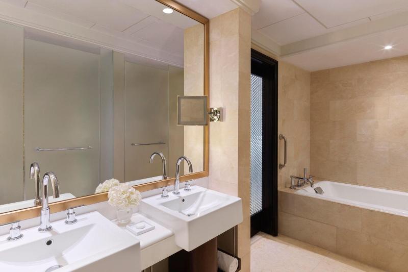 The Ritz-Carlton Abu Dhabi, Grand Canal - Oda