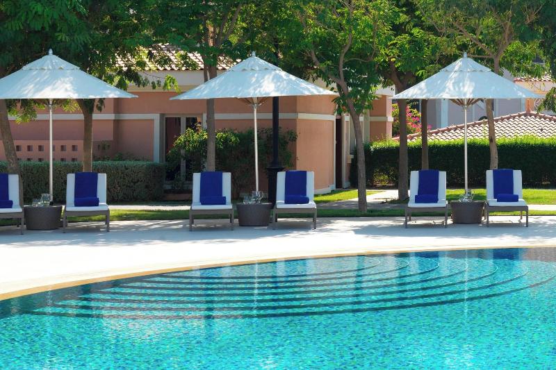 The Ritz-Carlton Abu Dhabi, Grand Canal - Havuz