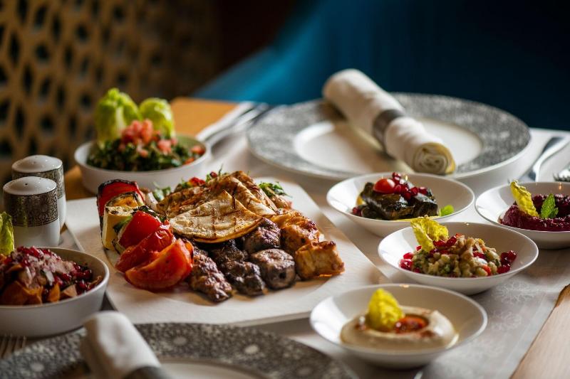 The Ritz-Carlton Abu Dhabi, Grand Canal - Restoran