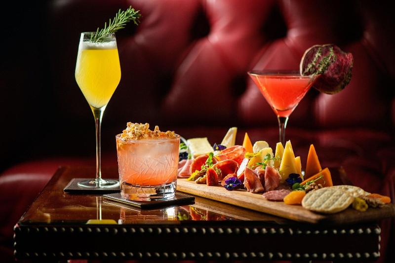 The Ritz-Carlton Abu Dhabi, Grand Canal - Restoran