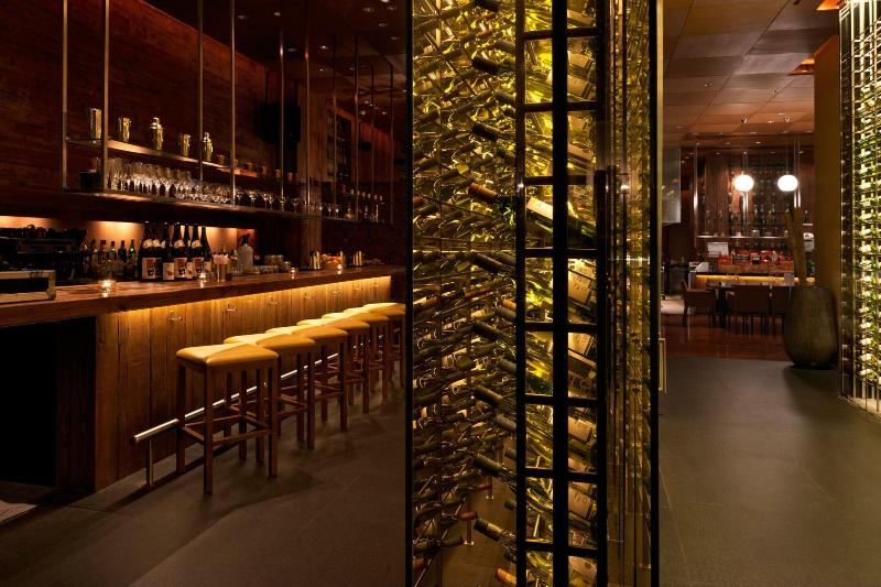 The Ritz-Carlton Abu Dhabi, Grand Canal - Restoran