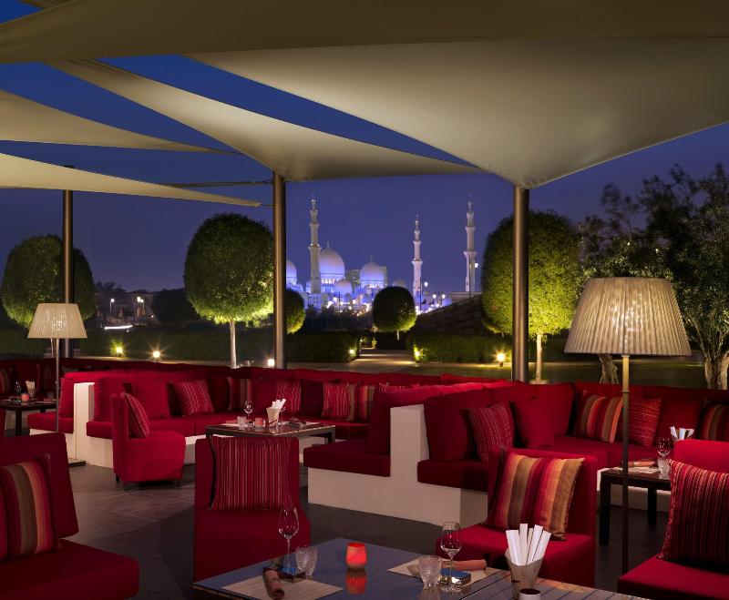 The Ritz-Carlton Abu Dhabi, Grand Canal - Restoran