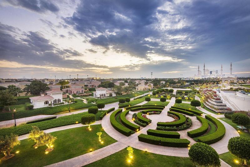 The Ritz-Carlton Abu Dhabi, Grand Canal - Teras