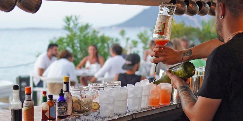 Lu Nibareddu Aparthotel - Bar
