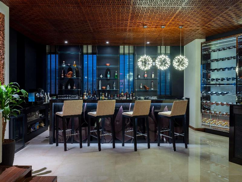 Sofitel Abu Dhabi Corniche - Bar