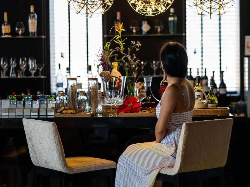 Sofitel Abu Dhabi Corniche - Bar