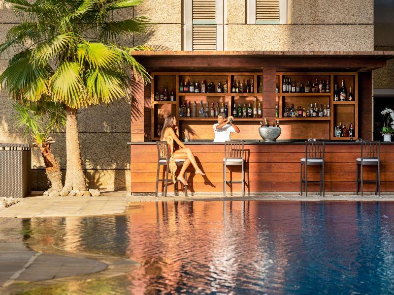 Sofitel Abu Dhabi Corniche - Bar