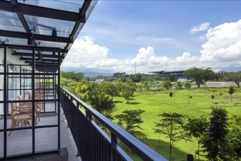 Lorin Sentul Hotel - Teras