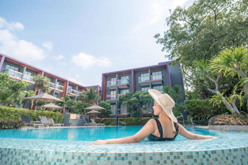Holiday Inn Express Phuket Patong Beach Central - Havuz