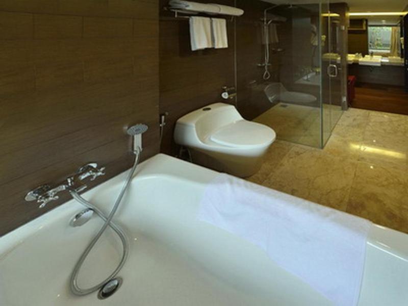 Amaroossa Suite - Genel
