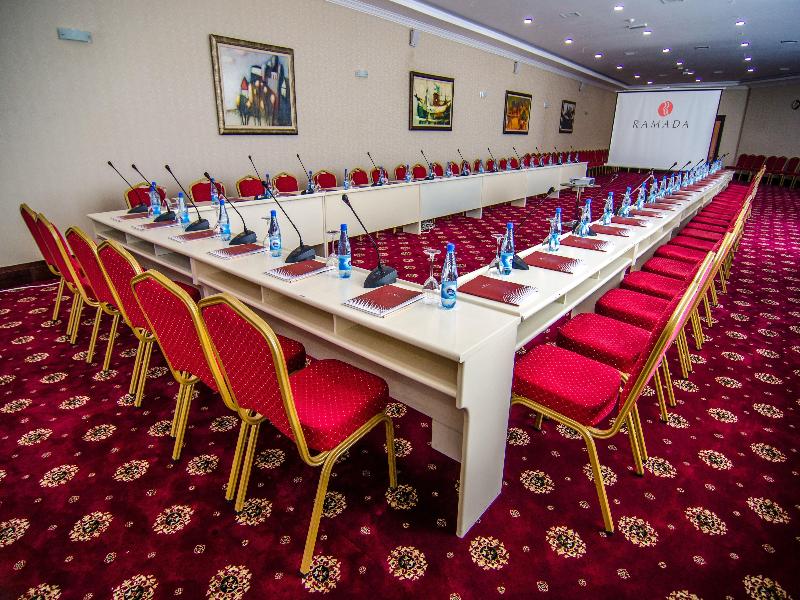 Ramada Baku Hotel - Toplantı