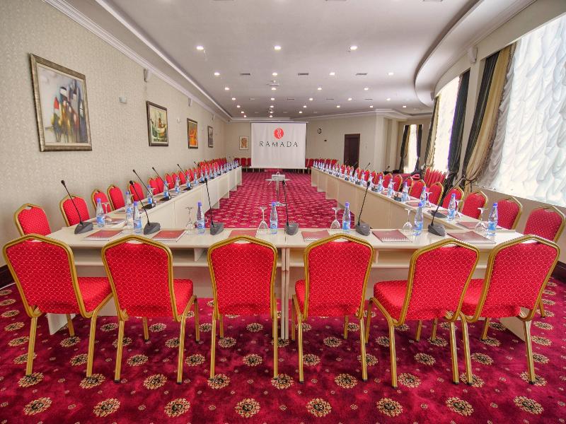 Ramada Baku Hotel - Toplantı