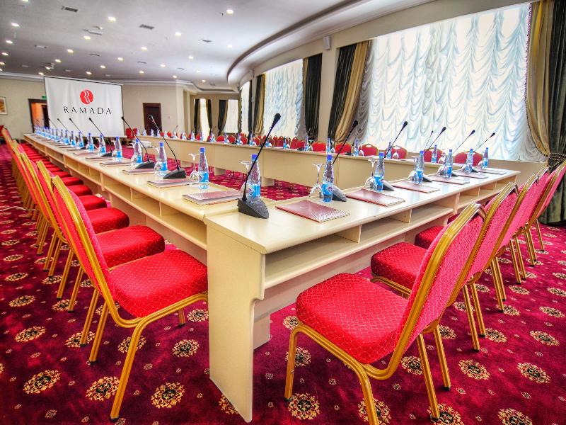 Ramada Baku Hotel - Toplantı