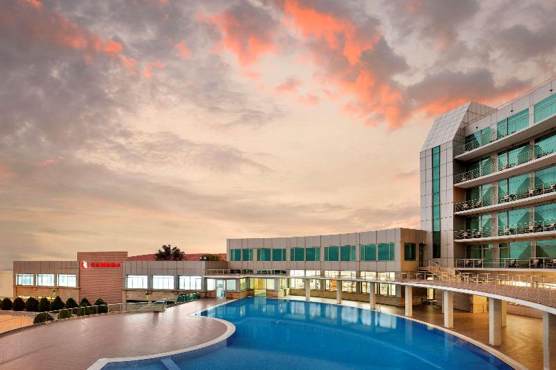 Ramada Baku Hotel - Genel
