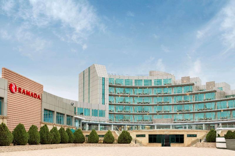 Ramada Baku Hotel - Genel