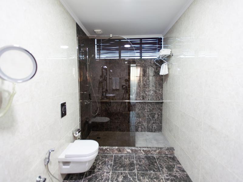 Ramada Baku Hotel - Oda