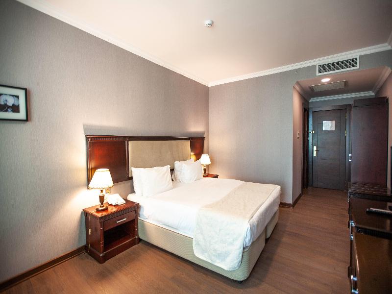Ramada Baku Hotel - Oda