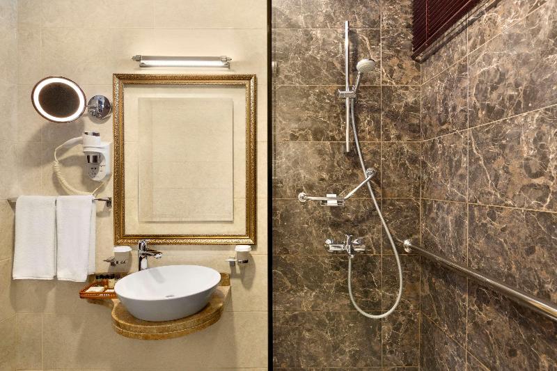 Ramada Baku Hotel - Oda