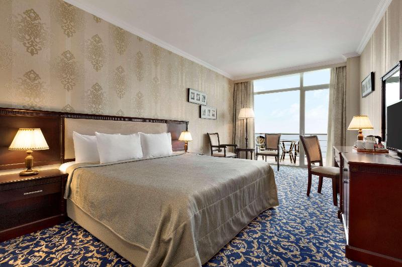 Ramada Baku Hotel - Oda