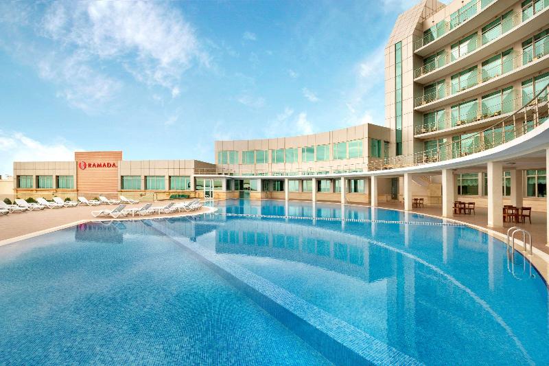 Ramada Baku Hotel - Havuz