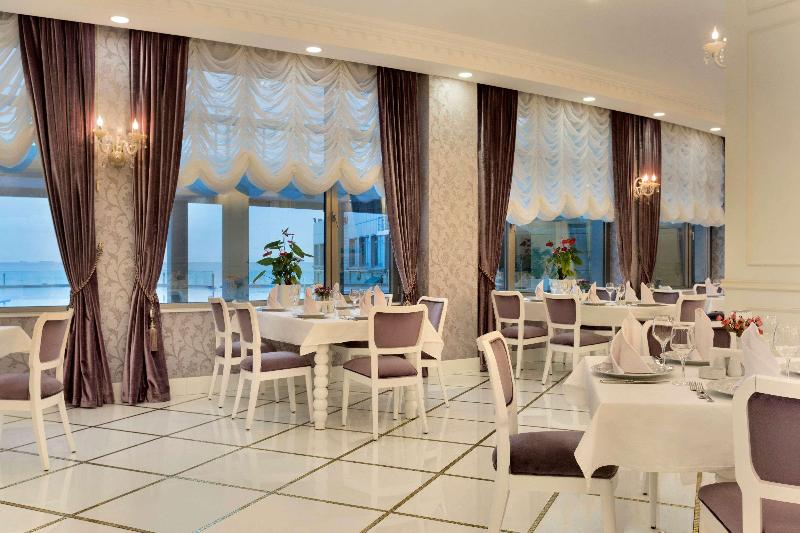 Ramada Baku Hotel - Restoran