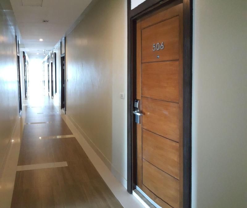 April Suites - Lobi