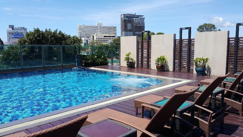 April Suites - Havuz