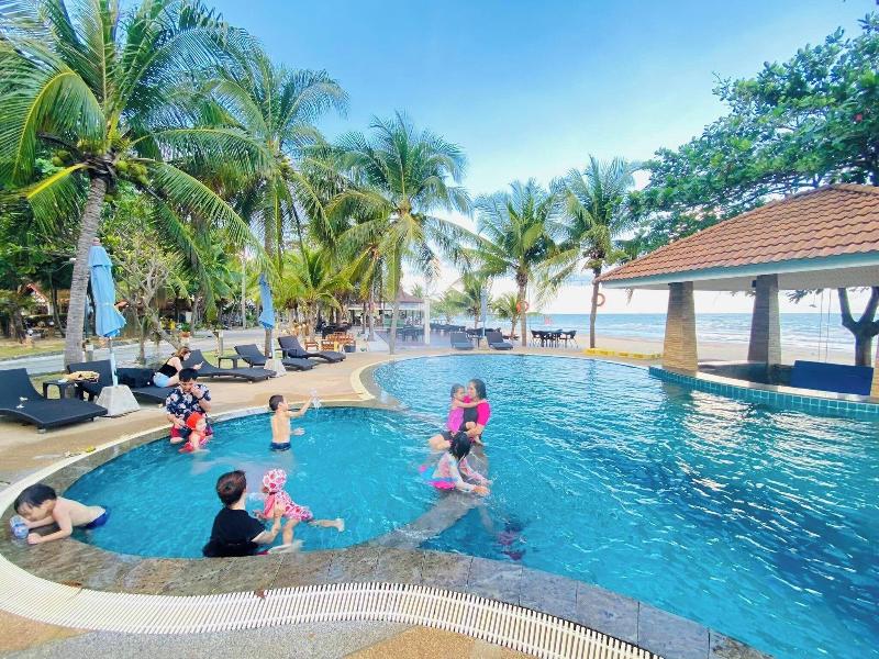 Alongkot Beach Resort - Oda