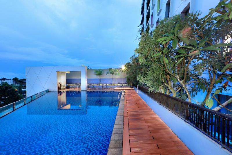 Aston Palembang Hotel & Conference Center - Havuz