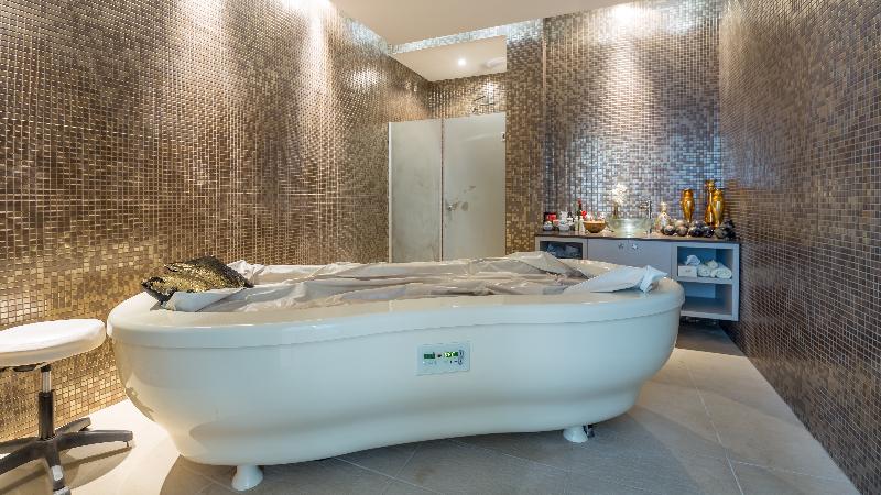 Vrissaki Beach Hotel - Genel