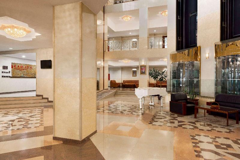 Ramada Plaza Gence - Lobi
