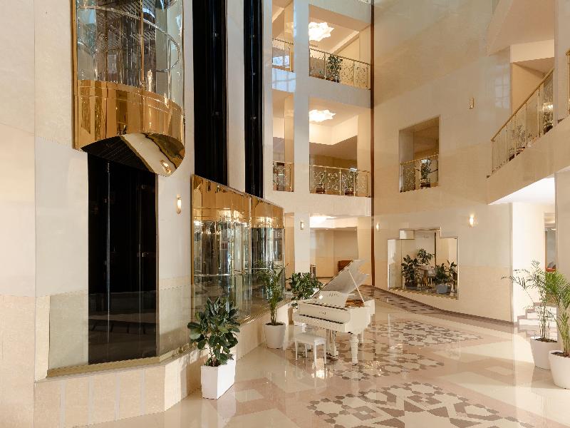 Ramada Plaza Gence - Lobi