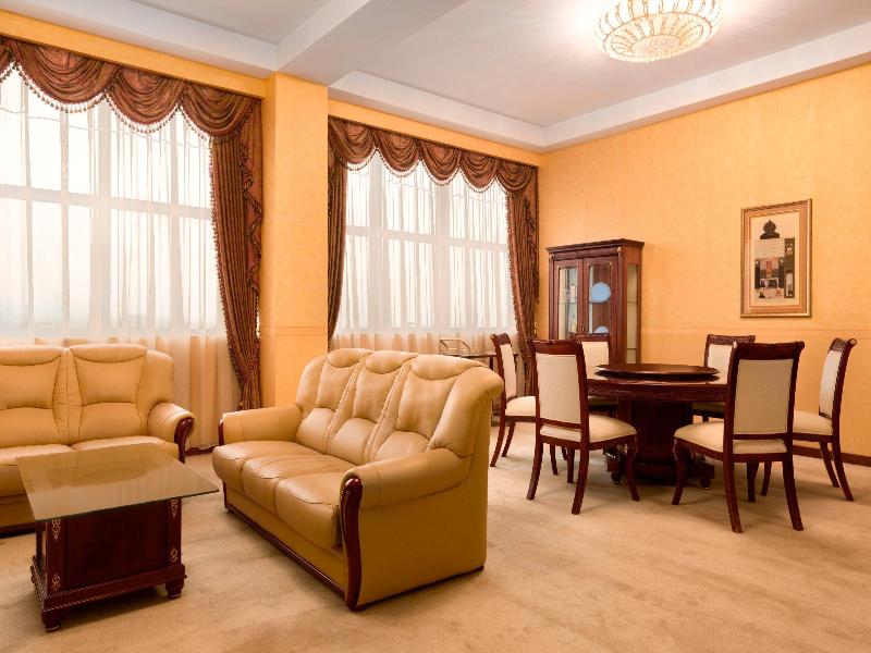 Ramada Plaza Gence - Oda