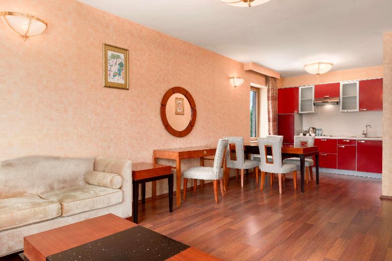 Ramada Plaza Gence - Oda