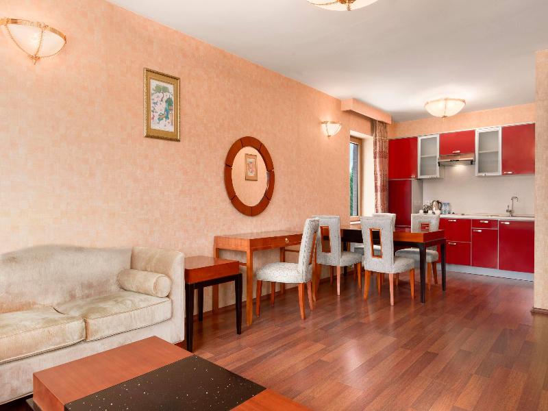 Ramada Plaza Gence - Oda