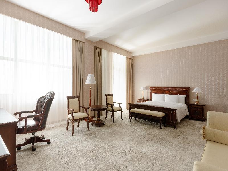 Ramada Plaza Gence - Oda