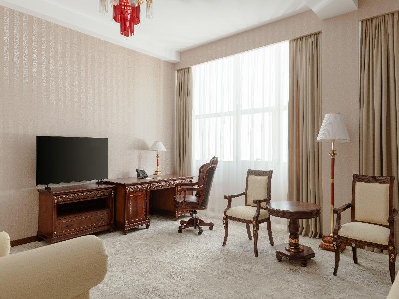 Ramada Plaza Gence - Oda