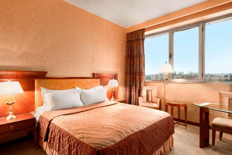 Ramada Plaza Gence - Oda