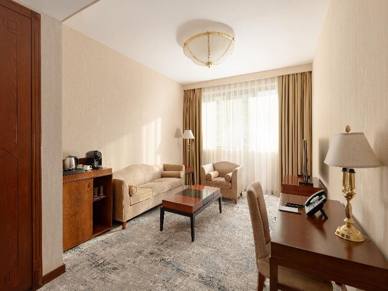 Ramada Plaza Gence - Oda