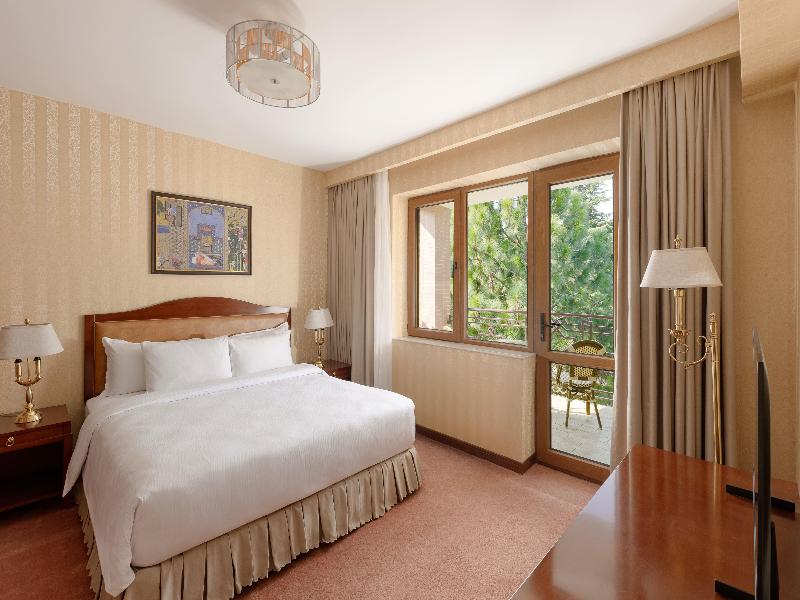 Ramada Plaza Gence - Oda
