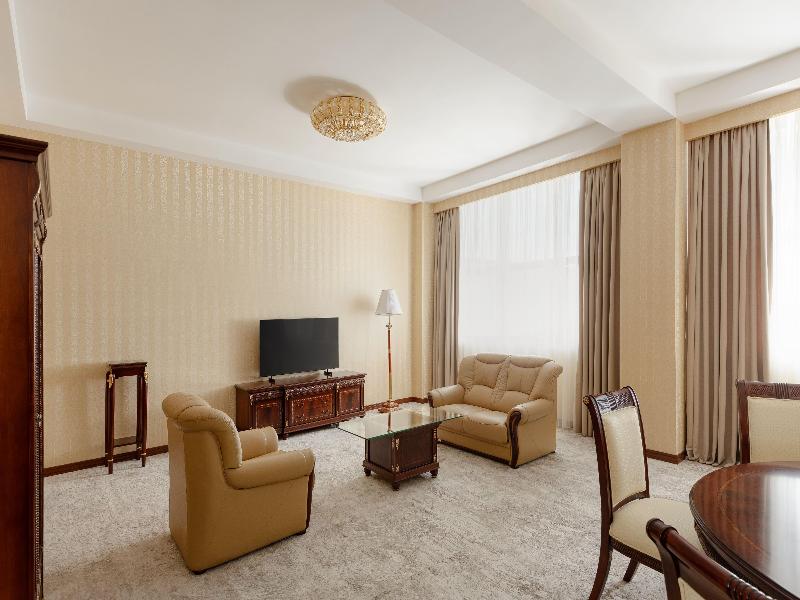 Ramada Plaza Gence - Oda