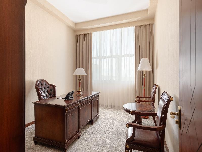 Ramada Plaza Gence - Oda