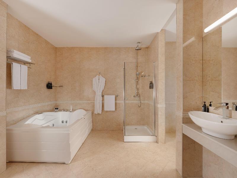 Ramada Plaza Gence - Oda