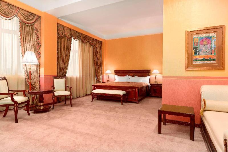 Ramada Plaza Gence - Oda