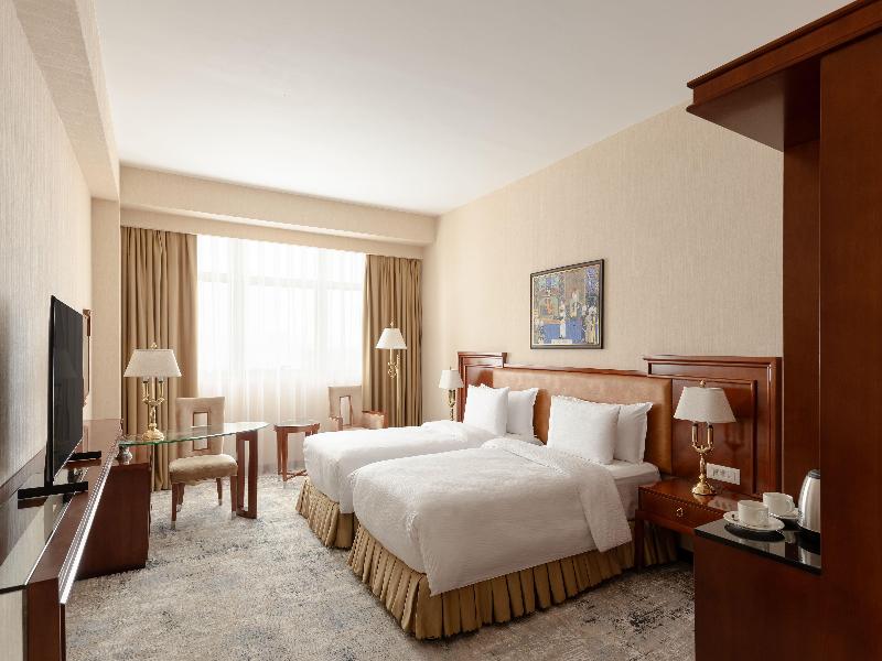 Ramada Plaza Gence - Oda