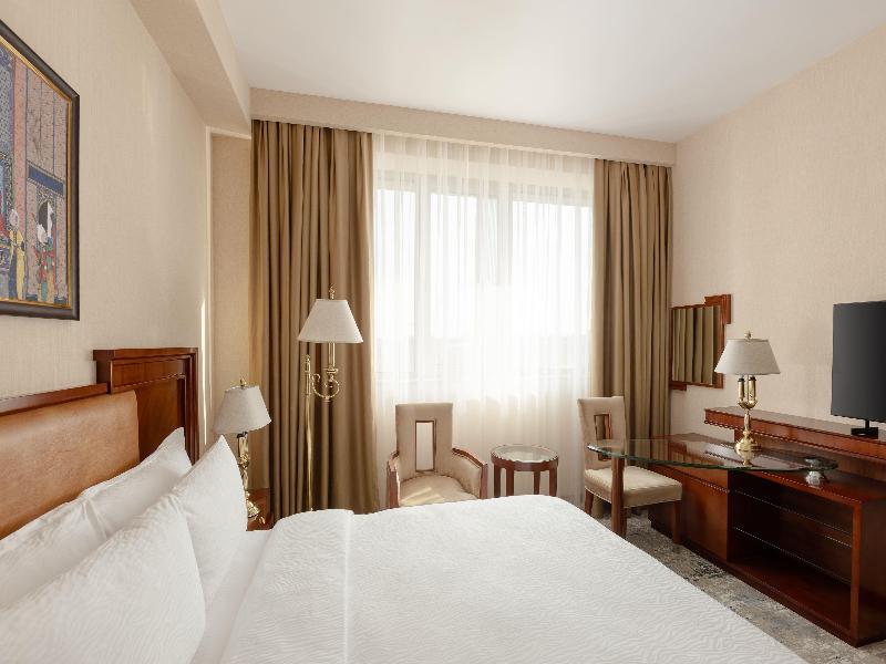 Ramada Plaza Gence - Oda