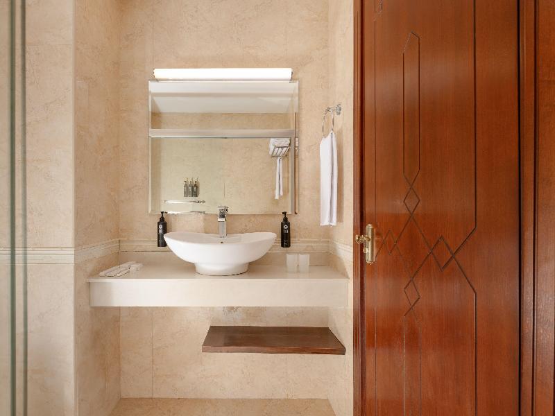 Ramada Plaza Gence - Oda